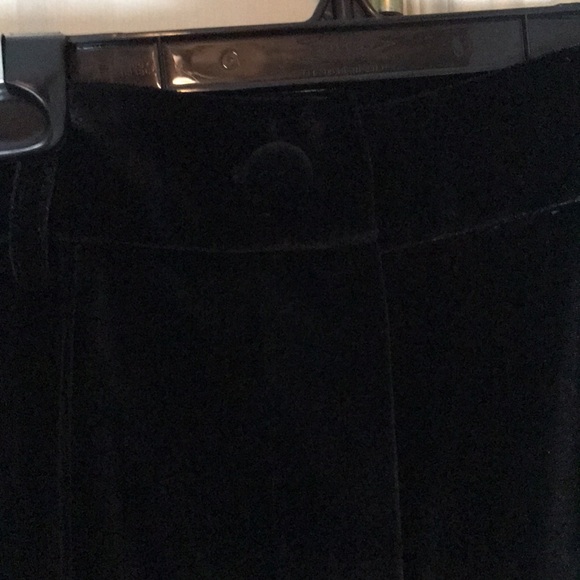 New black velvet suit size large but fit’s like medium - Picture 7 of 10